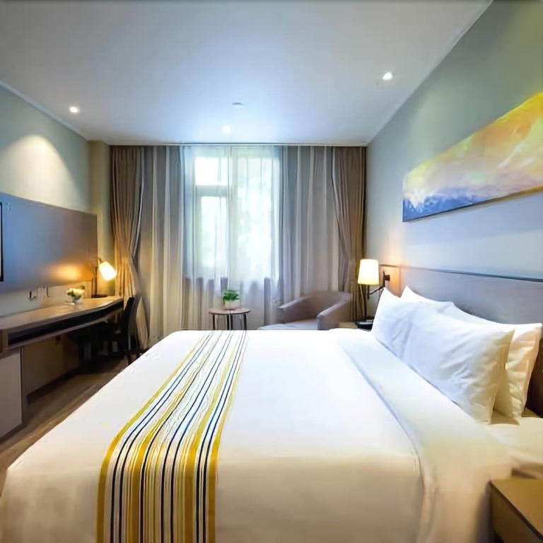 Сиань: Home Inn Plus