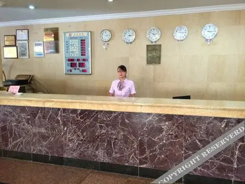 Чжаоцин: Apricot Flower Hotel