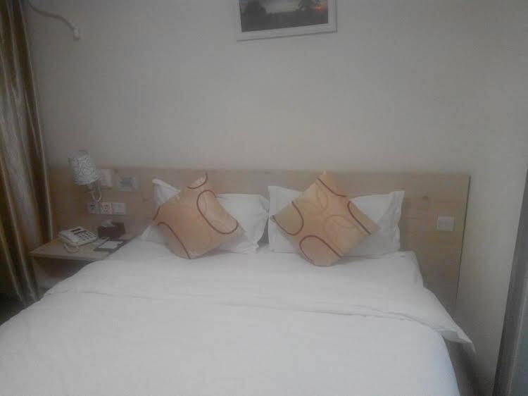 Шэньчжэнь: Shenzhen Port Yi Boutique Hotel