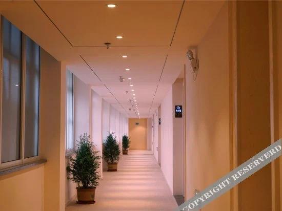Лоян: Scenery Hotel