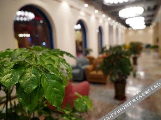 Лоян: Scenery Hotel
