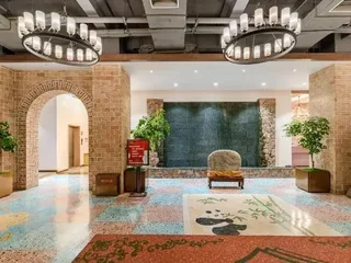 Лоян: Scenery Hotel
