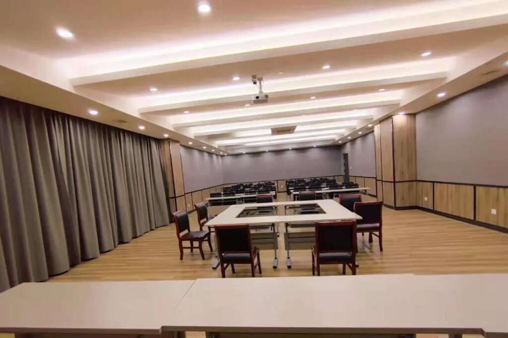 Тяньцзинь: Atour Hotel Tianjin Station Jinwan Plaza