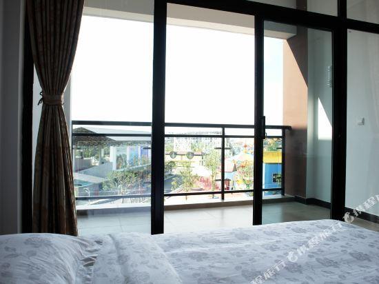 Йиян: Bole Hotel