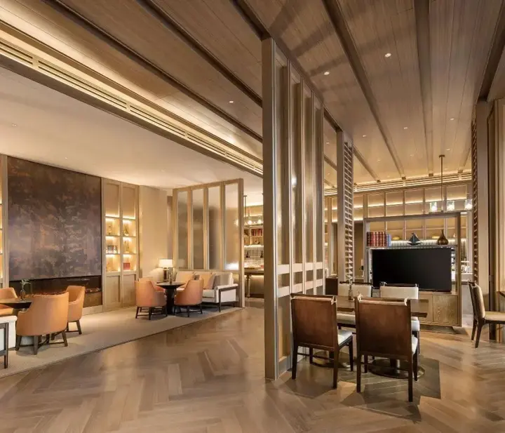 Лянфан: Hilton Wenan