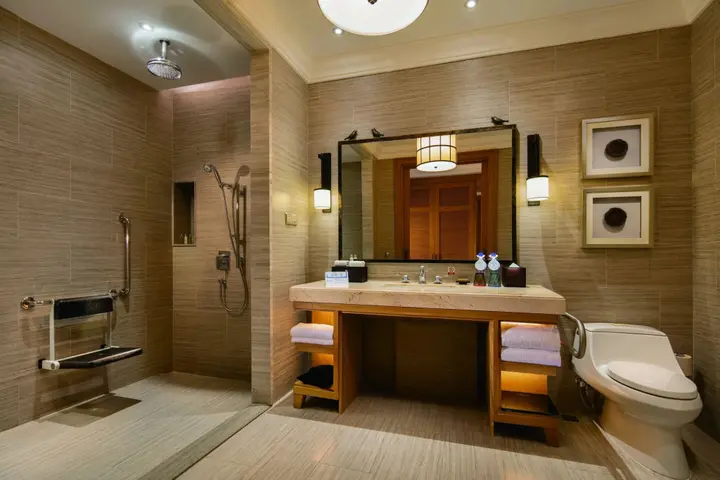 Лянфан: Hilton Wenan