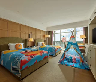 Лянфан: Hilton Wenan