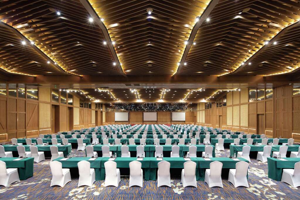 Лянфан: Hilton Wenan