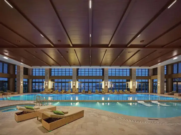 Лянфан: Hilton Wenan