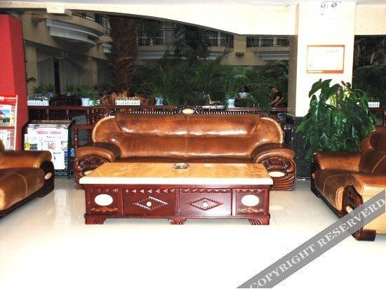 Сяньян: Yangguang Holiday Hotel (Currently unavailable)