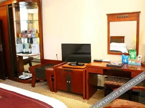Сяньян: Yangguang Holiday Hotel (Currently unavailable)