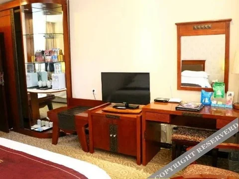 Сяньян: Yangguang Holiday Hotel (Currently unavailable)