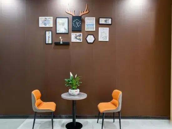 Гуйлинь: Yijing Hotel (Guilin Qixing Park University of Technology Shop)