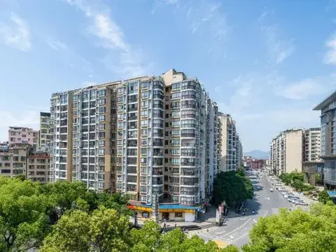 Гуйлинь: Yijing Hotel (Guilin Qixing Park University of Technology Shop)