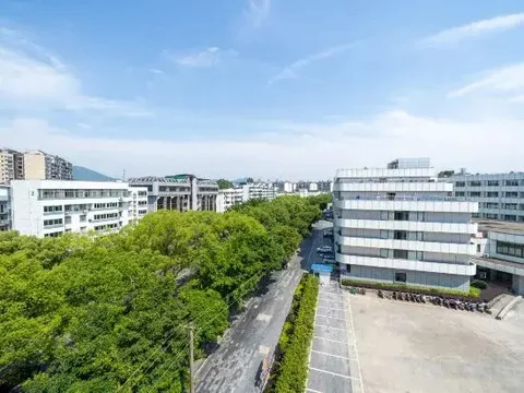 Гуйлинь: Yijing Hotel (Guilin Qixing Park University of Technology Shop)