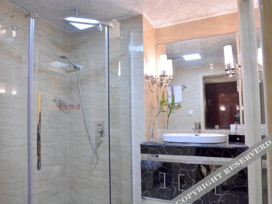 Суцянь: 泗阳意杨之乡大酒店