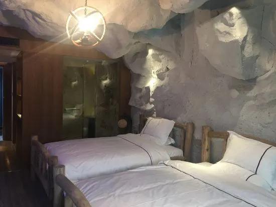Хуайхуа: Huangzhou International Hotel