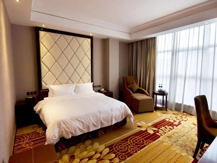 Лунъянь: Victory International Hotel
