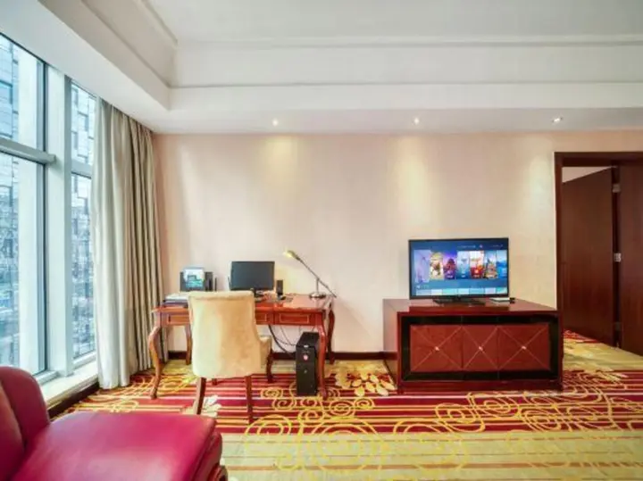 Лунъянь: Victory International Hotel