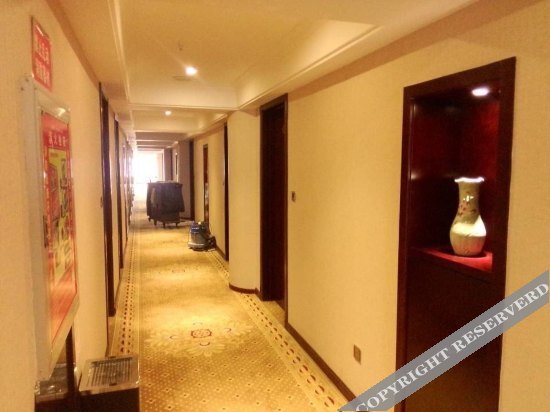 Корла: Xin Guangtong Hotel