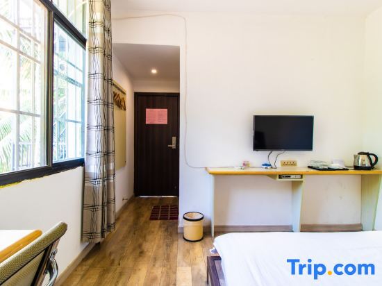 Цзинхун: Jingtailan Hotel (Jinghong Manting Park)