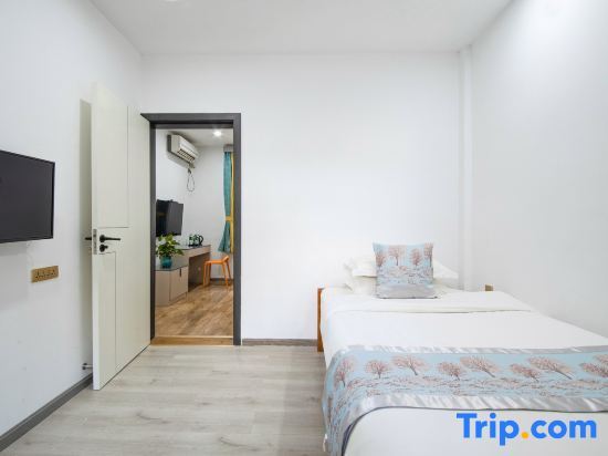 Цзинхун: Jingtailan Hotel (Jinghong Manting Park)