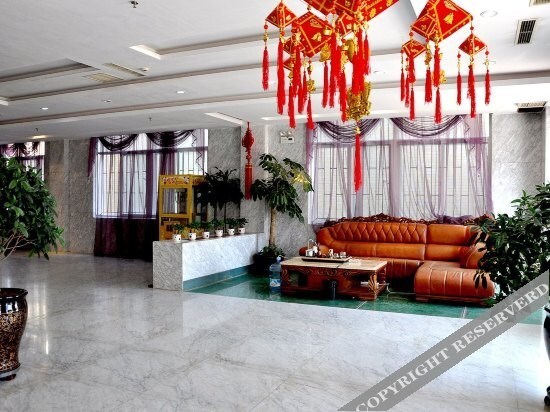 Инкоу: Baisheng Business Hotel