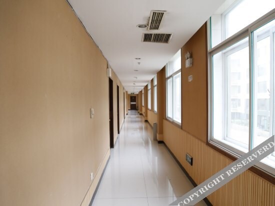 Инкоу: Baisheng Business Hotel
