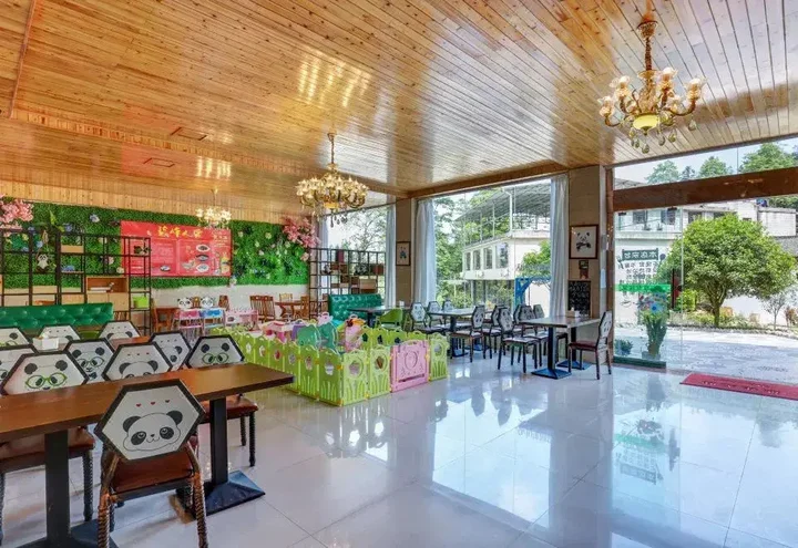 Яань: Bifeng Renjia Panda B&B