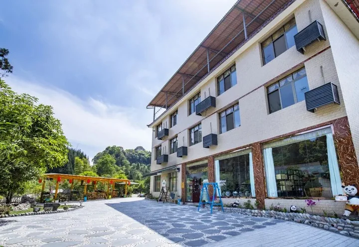 Яань: Bifeng Renjia Panda B&B