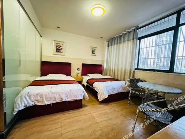 Луань: Lu'an Wan'an Hotel (Vehicle Administration Office East Bus Station)