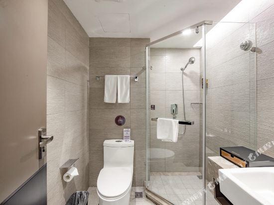 Шэньян: Home Inn Plus (Shenyang Shenbei University)