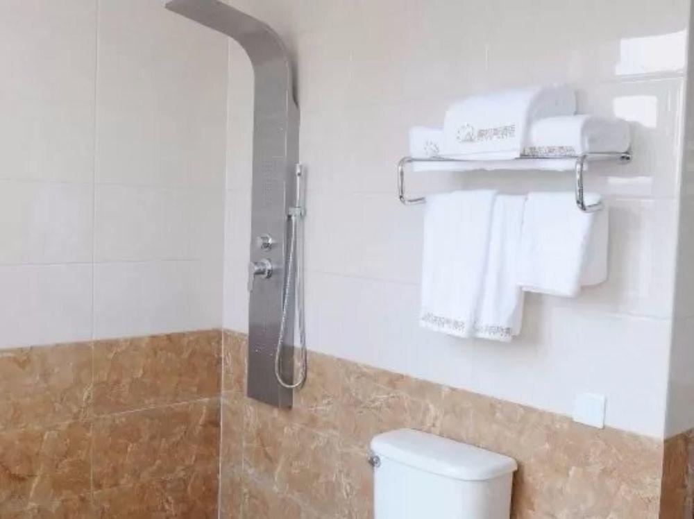 Шэньян: Home Inn Plus (Shenyang Shenbei University)