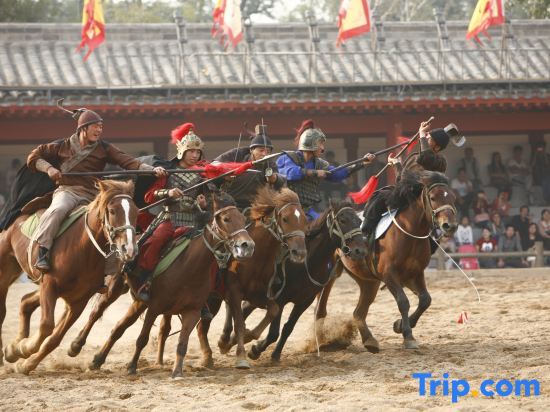 Кайфын: Qingming Shanghe Garden Inn