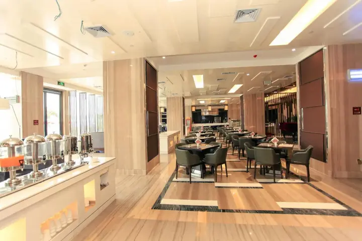 Эньши: Dongsheng Jiuzhou International Hotel