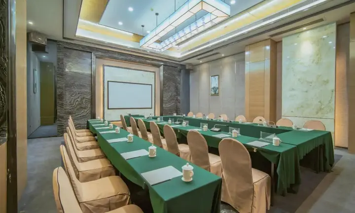 Эньши: Dongsheng Jiuzhou International Hotel