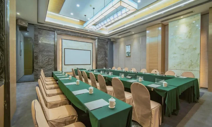 Эньши: Dongsheng Jiuzhou International Hotel