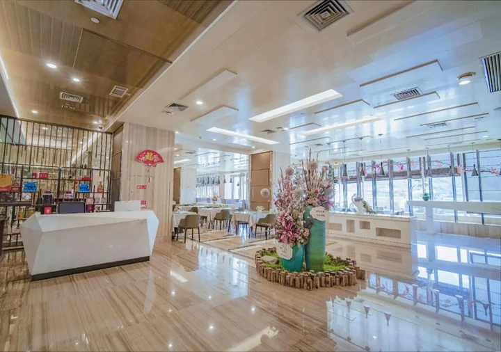 Эньши: Dongsheng Jiuzhou International Hotel