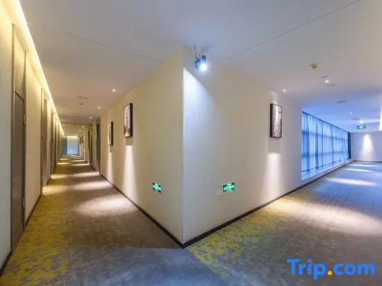 Нинбо: Tiangang Manfei Hotel (Ningbo Southern Business District Luomeng Universal City Store)