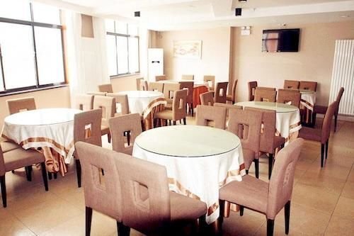 Лоян: Fuyuan Business Hotel