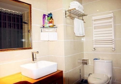 Лоян: Fuyuan Business Hotel