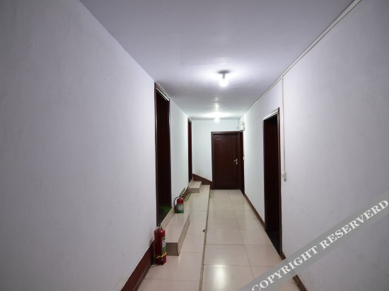 Лоян: Fengzeyuan Hotel