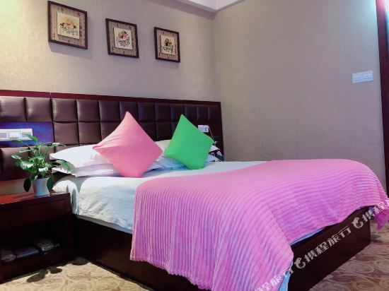 Эньши: Jinding Lido Hotel