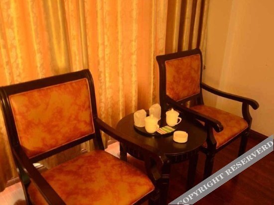Янгиианг: Yangjiang Huaying Hotel