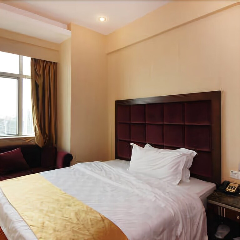 Цзиньюань: Longyue Business Hotel