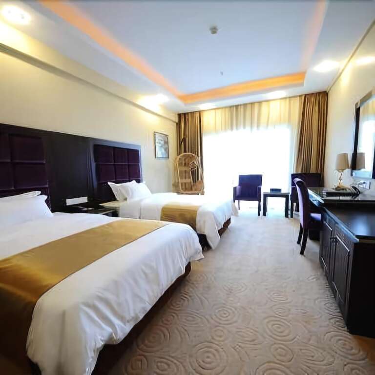 Цзиньюань: Longyue Business Hotel
