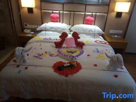 Циньчжоу: Wodun Platinum Hotel (Qinzhou East Railway Station Niannianfeng Plaza)