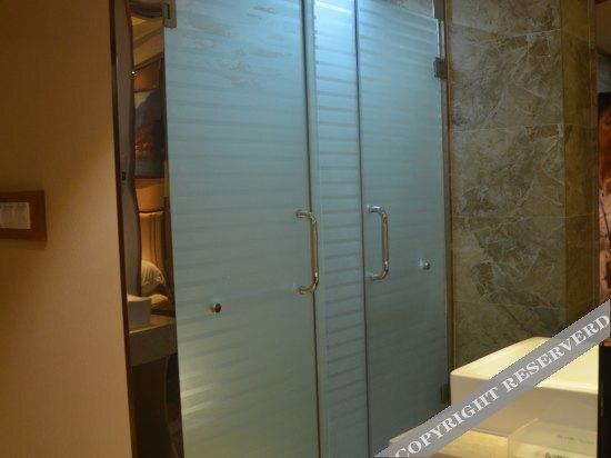 Циньчжоу: Wodun Platinum Hotel (Qinzhou East Railway Station Niannianfeng Plaza)