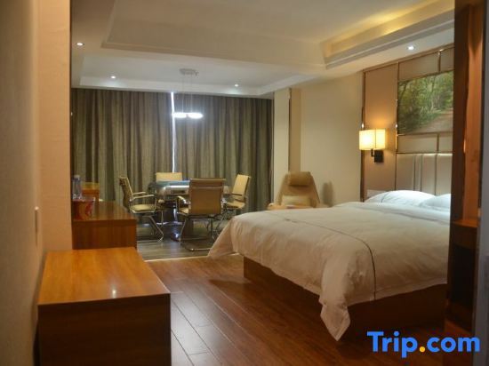 Циньчжоу: Wodun Platinum Hotel (Qinzhou East Railway Station Niannianfeng Plaza)