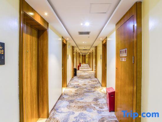 Циньчжоу: Wodun Platinum Hotel (Qinzhou East Railway Station Niannianfeng Plaza)